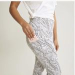 Vera Bradley NWT  Leggings in Citrus Paisley Gray. Women’s size L (12-14). Photo 9