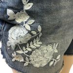 Torrid High Rise Floral Embroidered Denim Raw Hem Blue Jean Shorts Womens 10 Photo 5