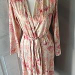 Stars Above Pink and Cream Floral Robe Photo 1