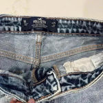 Hollister  Ultra High Rise Mom Jeans Raw Hem Distressed Patch Work Womens Size 1R Photo 3