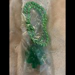 Woman light up necklace shamrock fun party saint Patrick’s Yellow Photo 1