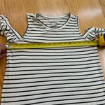 American Eagle  Top Shirt Cold Shoulder Size Large Ribbed Stripes Black White Photo 3