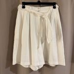 Cabin creek Women's Vintage  White Pleated Shorts Photo 0
