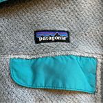 Patagonia  gray with teal detail fleece pullover size medium Photo 2