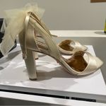 Badgley Mischka  Women's Kim Heeled Sandal Bow Block Heel Ivory Satin Size 7.5 Photo 3