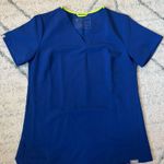 FIGS  Women’s Scrub Top Size XS Two Side Pocket Style Electric Blue PO2094 Photo 0