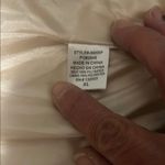 Entro  Cream faux fur Vest has pockets. Like new. Size XL lined Photo 3