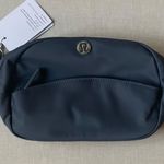 Lululemon City Essentials Pouch Mini/2L - Oil Grey Photo 0
