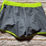 Under Armour Womens Semi-Fitted Heat Gear Running Shorts Photo 5