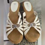 White Mountain  Silver Flower Wedge Sandals 100-W11095 Quiz 8.5 Photo 1