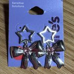 Claire’s Silver Star Bow Earrings Photo 0