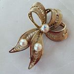 Vintage Gold Tone Fancy Ribbon Bow with Faux Pearls Pin Brooch Photo 1