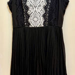 Lila Rose Lily Rose a Black & White Dress with Lace Detail & Accordion Skirt (VGUC) Photo 0