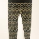 Lululemon Size 6 Green Chevron Ebb to Street Cropped Leggings Athletic Photo 4
