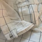 Amanda & Chelsea White Ankle Cropped Pants Photo 4