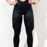 ACBikinis NWT Glossy Cheetah Print Butt Scrunch Leggings in Black Size Small Photo 0