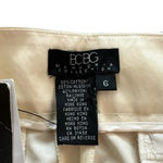 BCBGMAXAZRIA NWT‎ Vintage BCBG Maxazria Women’s 6 Cream Straight Leg Flat Front Capri Pants Photo 2