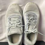 Under Armour  CHARGED PURSUIT WO SIZE 8 SNEAKER GRAY  WHITE GOOD CLEAN CONDITION Photo 2