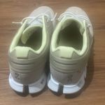 On Cloud Women’s Size 9 Tan/Yellow Running Trainers Sneakers Tan Photo 3