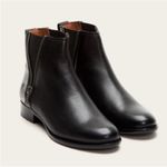 Frye Women’s Carly Zip Chelsea Black Leather Ankle Boots size 9.5 Photo 1