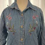 Cabin creek Vintage  embroidered chambray button down top Photo 0