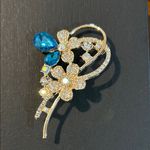 Vintage Elegant Gold and Blue Floral Brooch Photo 0