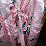 None Satin/silk-like short sleeved pink robe with front tie and pockets size small Photo 4