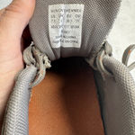 The North Face Women's Hiking Shoes Size 7.5 Beige Brown GoreTex Vibram Sole Photo 5