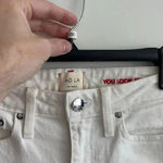 Alice + Olivia 180  White Straight Leg Jeans Size 25 Color White Photo 3