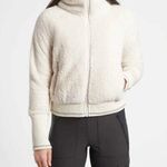 Athleta TUGGA Ivory White Sherpa Fleece Full zip Cropped jacket size XS Photo 0