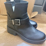 Zodiac New  Women’s Leather Boots Stile,size 6M Photo 0