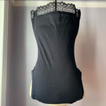 Gap  black scoop neck lightweight tank top with lace hem and side slits Photo 3