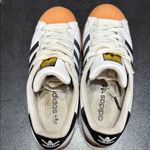 Adidas  SUPERSTAR White and Black Sneakers Rubber Gum Toe Cap Size 7.5 Photo 10