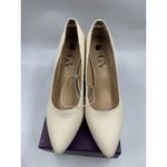 Gloria Vanderbilt New  Women's Marilyn Pumps White Closed Toe Heels Sz 9 Shoes Photo 2