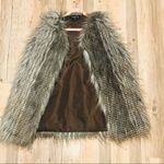 Boutique style Faux fur vest sz Medium Photo 7