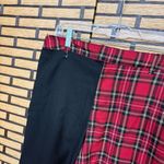 Hot Topic  Red And Black Plaid Shorts‎ Size XL Photo 2