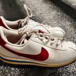 Nike Womens sz8.5 Cortez lowtops Photo 1