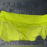 Lululemon Women’s Hotty Hot Short Lined Neon Green Size 10 Photo 3