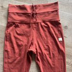 Vuori Daily Legging In Color Spice Photo 4
