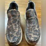 Hey Dude  Women's Size 7 Helis Leo Nut Leopard Faux Fur Lining Slip On Boots Photo 2
