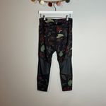 Lou & grey  floral patterned athletic crops Photo 2