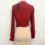 Lulus NWT  ruched v neck long sleeve crop top size small Photo 2