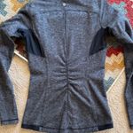 Lululemon  Unknown Sweater Style Sz6 EUC Black/ Grey Photo 2