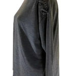 Daisy Fuentes , Gray tops, Photo 1