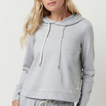 Vuori  Halo Essential Hoodie Photo 0