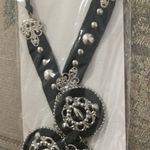 Studded necklace and earring set brand new Photo 2