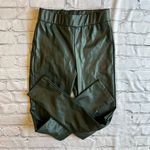 Alya Faux Leather Pants Dark Green Medium Francesca’s
Like new never worn Photo 0