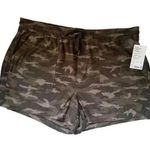 Athleta Black Olive Camo Farallon Elastic Waist Pockets Shorts Size 26 NEW Photo 0