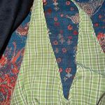 SheIn Green Crop Top With V Shape  Photo 3