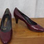 Bally Vintage Vicky Swiss Made Cordovan Colored Leather Pumps Size 8.5M Purple Photo 0